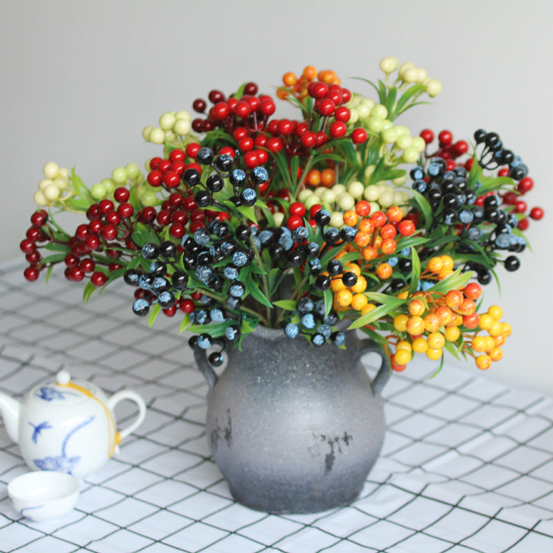 Künstliche Ilex-Zweige